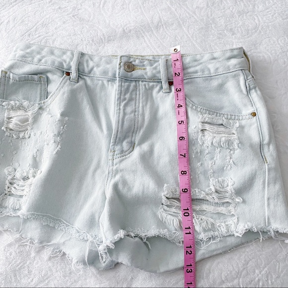 PacSun Mid Rise Light Wash Ripped Jean Shorts - Picture 8 of 13